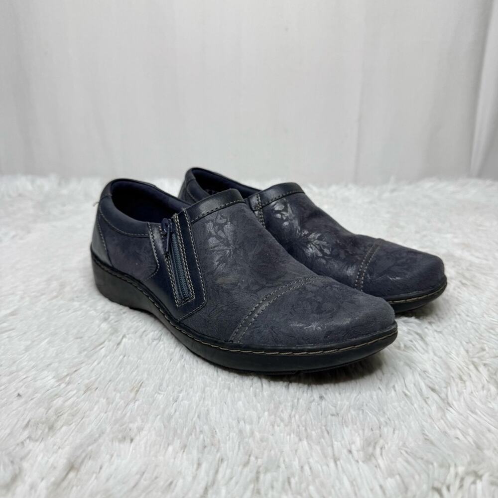 CLARKS / navy blue Cora Giny floral printed zip on loafer comfort shoes / 9